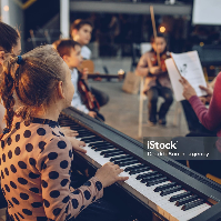 První kroky na klavír – naučte se zahrát svou první melodii