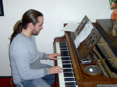 klavir_002.jpg